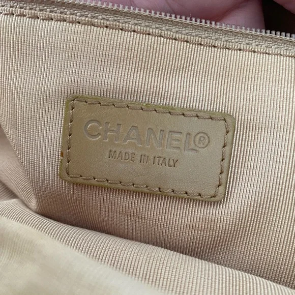 CHANEL Cerf Tote Beige - Picture 10 of 12